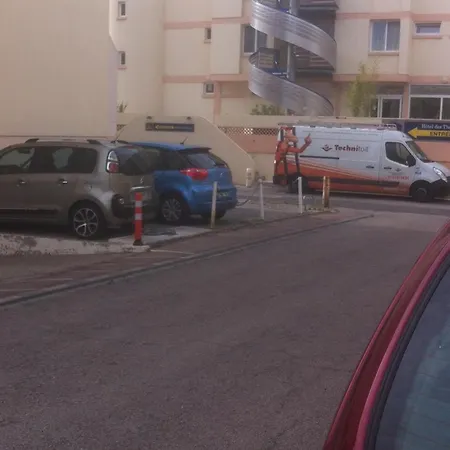 Avec Parking, Wifi Et Animaux Acceptes A - Fr-1-680-36 * Balaruc-les-Bains